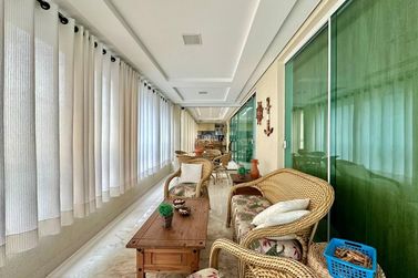 Apartamento &agrave; venda - 300m&sup2; - Meia Praia