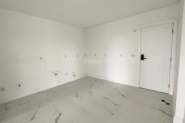 Apartamento &agrave; venda - 182m&sup2; - Meia Praia