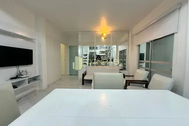 Apartamento &agrave; venda - 84m&sup2; - Meia Praia