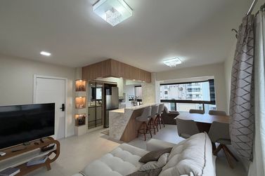Apartamento &agrave; venda - 109m&sup2; - Meia Praia
