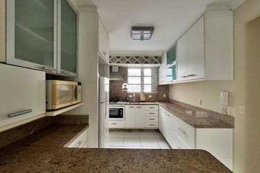 Apartamento para alugar - 60m&sup2; - Centro