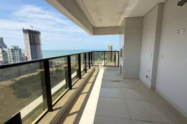 Apartamento &agrave; venda - 140m&sup2; - Meia Praia