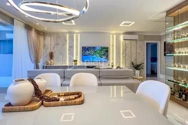 Apartamento &agrave; venda - 180m&sup2; - Meia Praia