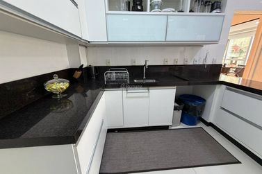Apartamento &agrave; venda - 420m&sup2; - Meia Praia