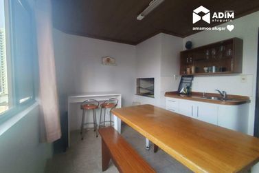 Apartamento para alugar - 130m&sup2; - Centro