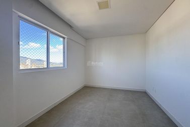 Apartamento &agrave; venda - 129m&sup2; - Meia Praia