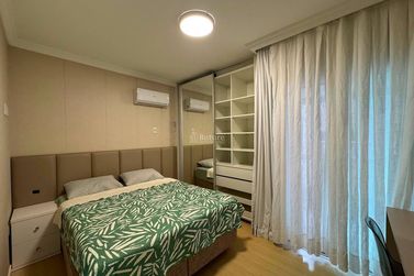 Apartamento &agrave; venda - 213m&sup2; - Meia Praia
