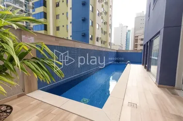 Apartamento &agrave; venda - 145m&sup2; - Meia Praia