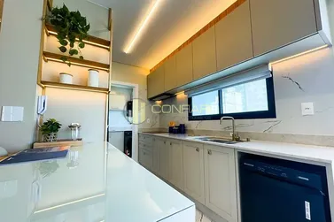 Apartamento &agrave; venda - 114m&sup2; - Meia Praia