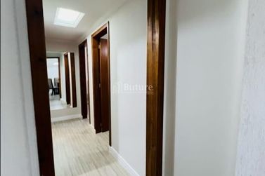 Apartamento &agrave; venda - 110m&sup2; - Meia Praia