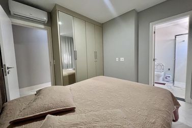 Apartamento &agrave; venda - 118m&sup2; - Meia Praia