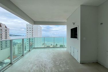 Apartamento &agrave; venda - 157m&sup2; - Meia Praia