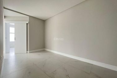Apartamento &agrave; venda - 197m&sup2; - Meia Praia