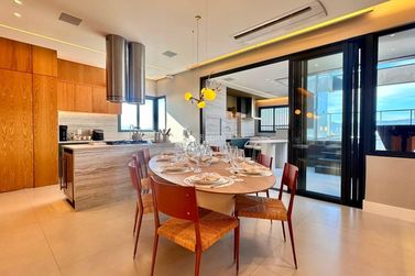 Apartamento &agrave; venda - 264m&sup2; - Meia Praia