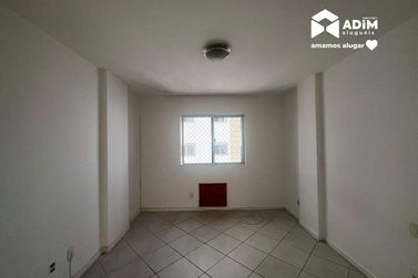 Apartamento para alugar - 83m&sup2; - Centro
