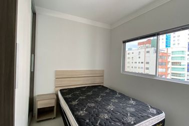Apartamento para alugar - 130m&sup2; - Centro