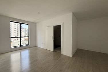 Apartamento &agrave; venda - 206m&sup2; - Meia Praia