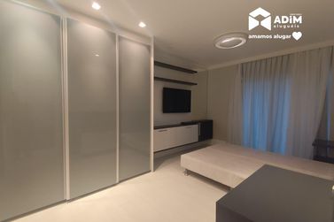 Apartamento para alugar - 230m&sup2; - Centro