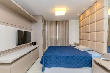 Apartamento &agrave; venda - 135m&sup2; - Meia Praia