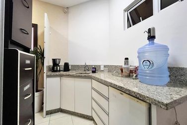 Sala Comercial &agrave; venda - 67m&sup2; - Meia Praia