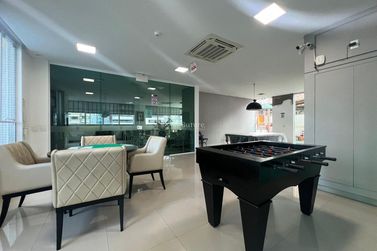Apartamento &agrave; venda - 185m&sup2; - Meia Praia