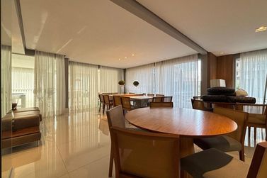 Apartamento &agrave; venda - 146m&sup2; - Meia Praia