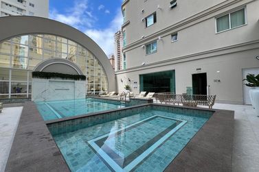 Apartamento &agrave; venda - 130m&sup2; - Meia Praia