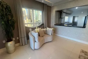 Apartamento &agrave; venda - 268m&sup2; - Meia Praia