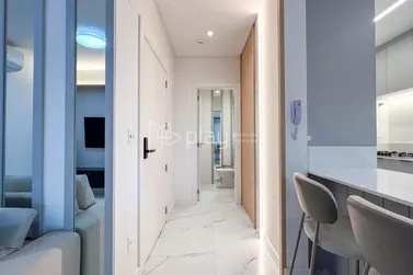 Apartamento &agrave; venda - 114m&sup2; - Meia Praia