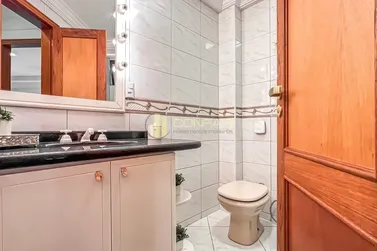 Apartamento &agrave; venda - 110m&sup2; - Meia Praia