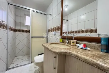 Apartamento &agrave; venda - 140m&sup2; - Meia Praia