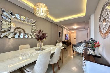 Apartamento &agrave; venda - 122m&sup2; - Meia Praia