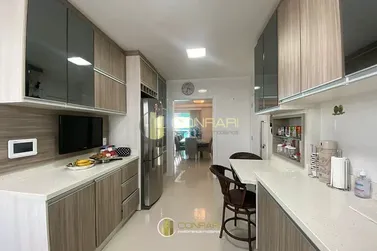 Apartamento &agrave; venda - 234m&sup2; - Meia Praia