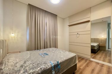Apartamento &agrave; venda - 124m&sup2; - Meia Praia