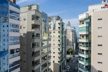 Apartamento &agrave; venda - 118m&sup2; - Meia Praia
