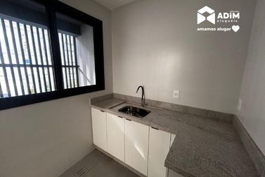 Apartamento para alugar - 125m&sup2; - Meia Praia