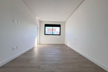 Apartamento &agrave; venda - 153m&sup2; - Meia Praia