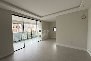 Apartamento &agrave; venda - Meia Praia