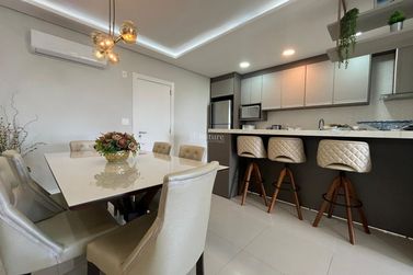 Apartamento &agrave; venda - 85m&sup2; - Meia Praia