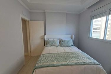 Apartamento &agrave; venda - 185m&sup2; - Meia Praia