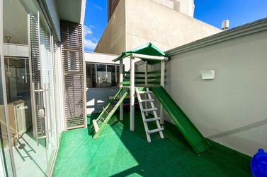 Apartamento &agrave; venda - 114m&sup2; - Meia Praia