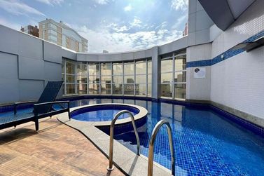 Apartamento &agrave; venda - 220m&sup2; - Meia Praia
