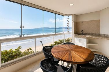 Apartamento &agrave; venda - 170m&sup2; - Meia Praia