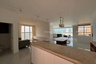 Apartamento &agrave; venda - Meia Praia
