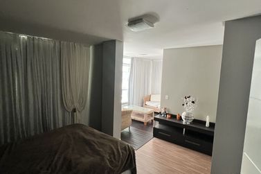 Apartamento &agrave; venda - 226m&sup2; - Meia Praia
