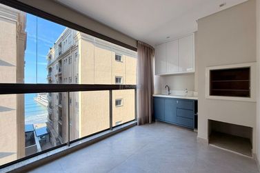 Apartamento &agrave; venda - 114m&sup2; - Meia Praia