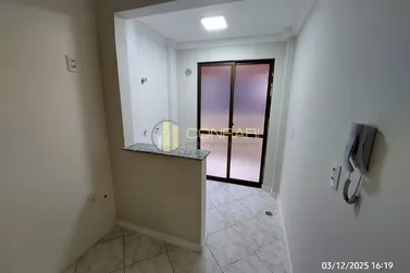 Apartamento &agrave; venda - 117m&sup2; - Meia Praia