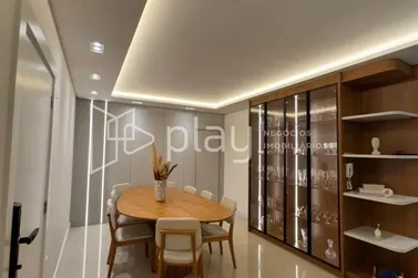 Apartamento &agrave; venda - 145m&sup2; - Meia Praia