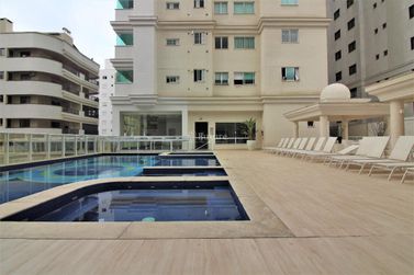 Apartamento &agrave; venda - 142m&sup2; - Meia Praia
