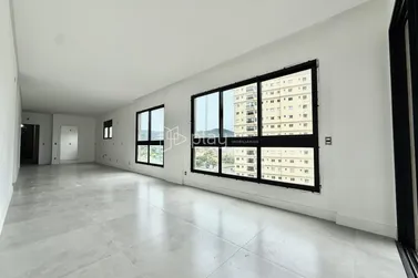 Apartamento &agrave; venda - 138m&sup2; - Centro